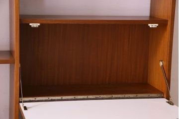 ヴィンテージ家具　北欧ビンテージ　色合いのコントラストがおしゃれなキャビネット(飾り棚、陳列棚)