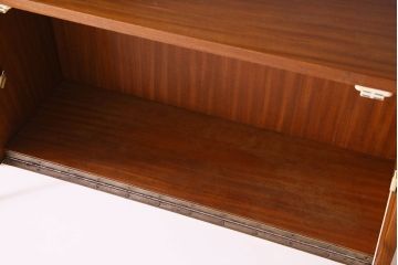 ヴィンテージ家具　北欧ビンテージ　色合いのコントラストがおしゃれなキャビネット(飾り棚、陳列棚)