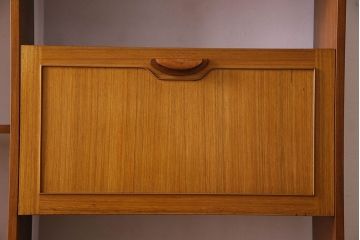 ヴィンテージ家具　北欧ビンテージ　色合いのコントラストがおしゃれなキャビネット(飾り棚、陳列棚)