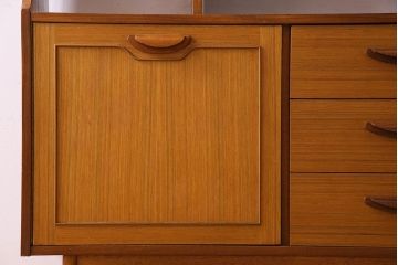 ヴィンテージ家具　北欧ビンテージ　色合いのコントラストがおしゃれなキャビネット(飾り棚、陳列棚)