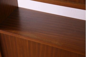 ヴィンテージ家具　北欧ビンテージ　色合いのコントラストがおしゃれなキャビネット(飾り棚、陳列棚)