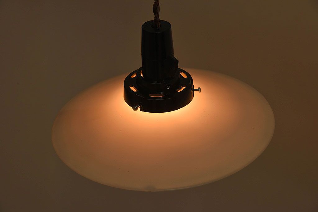 昭和レトロ　懐かしい雰囲気が魅力の天井照明(電笠照明)