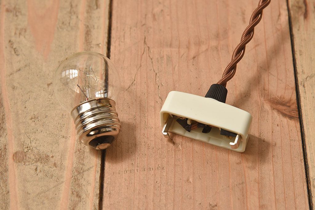 昭和レトロ　懐かしい雰囲気が魅力の天井照明(電笠照明)