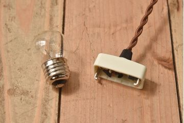 昭和レトロ　懐かしい雰囲気が魅力の天井照明(電笠照明)