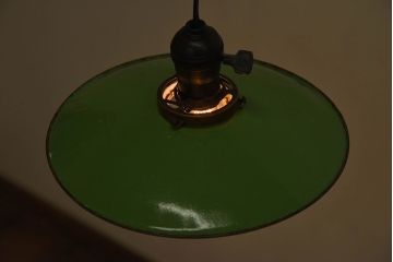 ビンテージ　ホーロー製　レトロな色合いの天井照明(電笠照明)