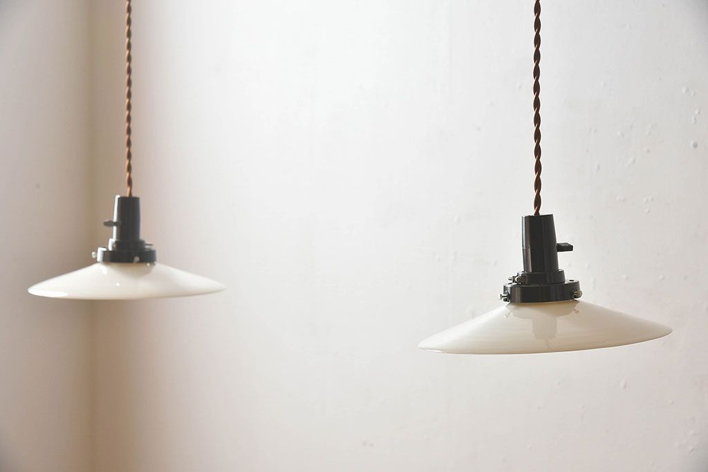 昭和レトロ　白いガラスの天井照明(電笠照明)2個セット(2)