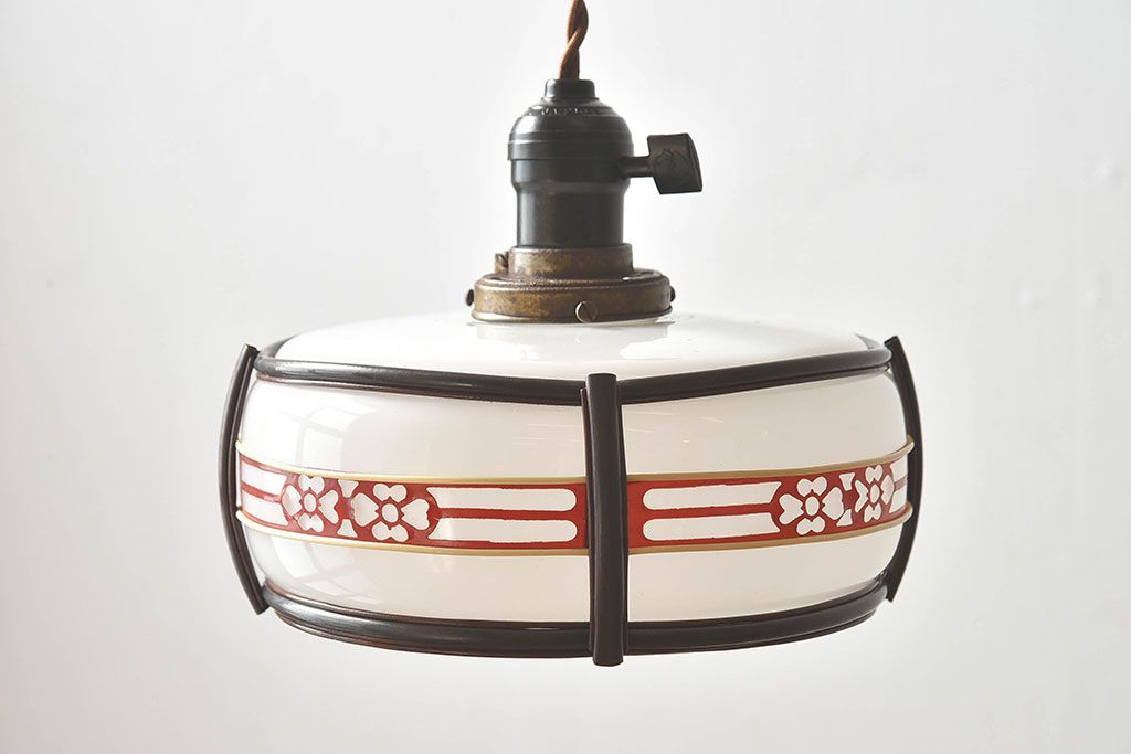 昭和レトロ　ベークライトの飾りが素敵な天井照明