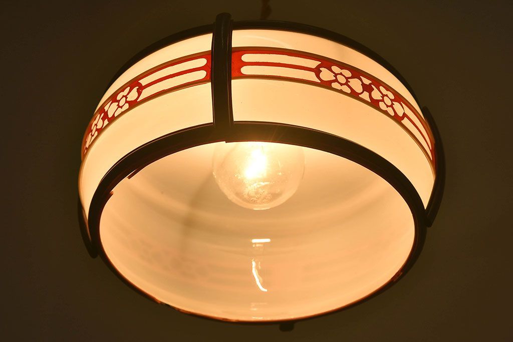 昭和レトロ　ベークライトの飾りが素敵な天井照明