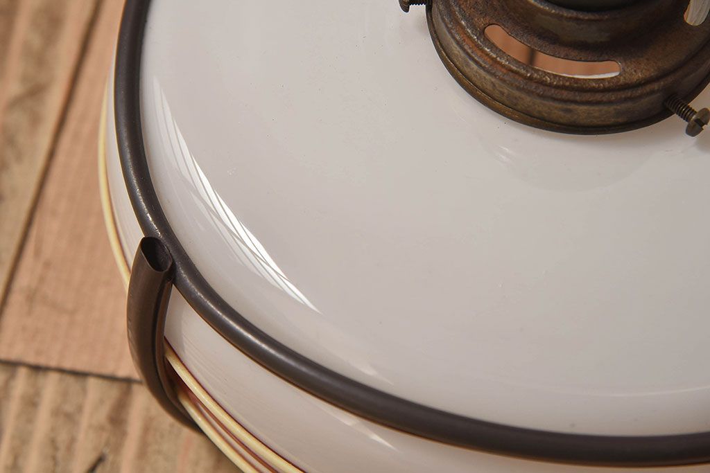 昭和レトロ　ベークライトの飾りが素敵な天井照明