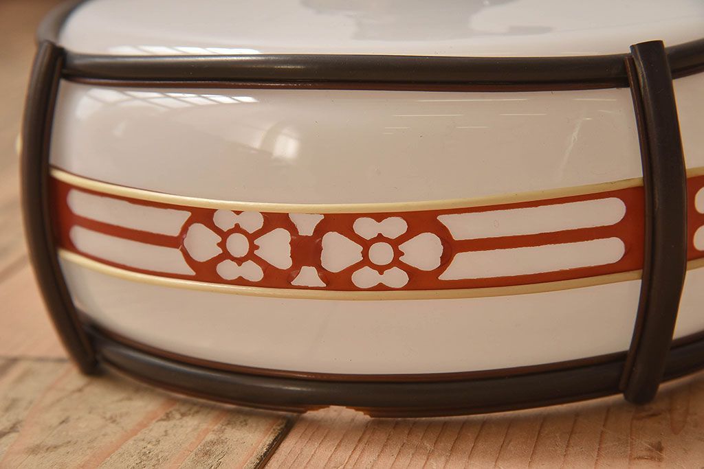 昭和レトロ　ベークライトの飾りが素敵な天井照明