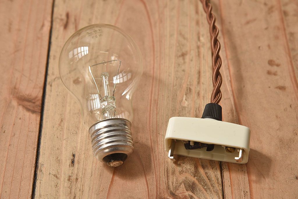 昭和レトロ　ベークライトの飾りが素敵な天井照明