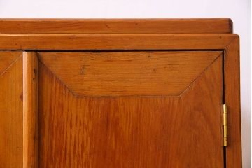 レトロ家具　昭和レトロ　古いヒノキ材の質感が味わい深い小振りな収納棚