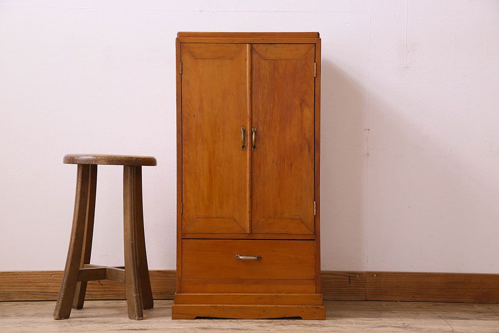 レトロ家具　昭和レトロ　古いヒノキ材の質感が味わい深い小振りな収納棚