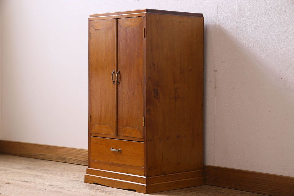 レトロ家具　昭和レトロ　古いヒノキ材の質感が味わい深い小振りな収納棚