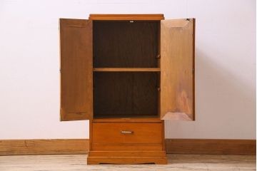 レトロ家具　昭和レトロ　古いヒノキ材の質感が味わい深い小振りな収納棚