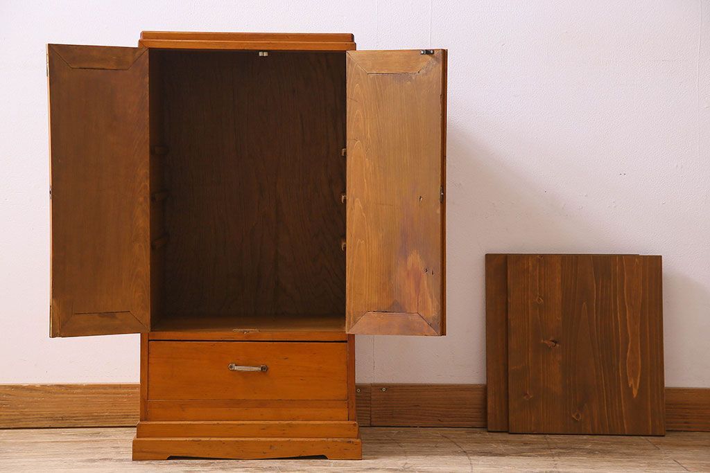 レトロ家具　昭和レトロ　古いヒノキ材の質感が味わい深い小振りな収納棚