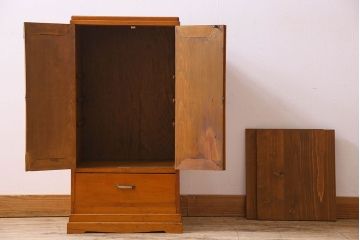 レトロ家具　昭和レトロ　古いヒノキ材の質感が味わい深い小振りな収納棚