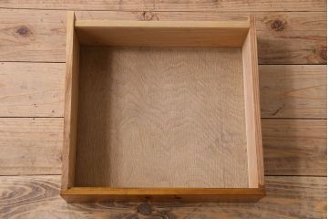 レトロ家具　昭和レトロ　古いヒノキ材の質感が味わい深い小振りな収納棚