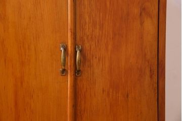 レトロ家具　昭和レトロ　古いヒノキ材の質感が味わい深い小振りな収納棚