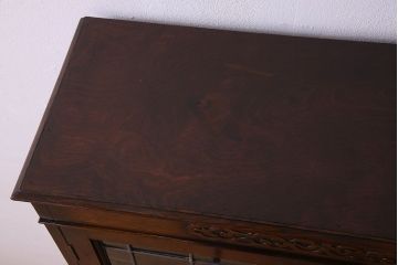 アンティーク家具　イギリスアンティーク　ステンドグラス入りの上品な本箱(ブックケース)