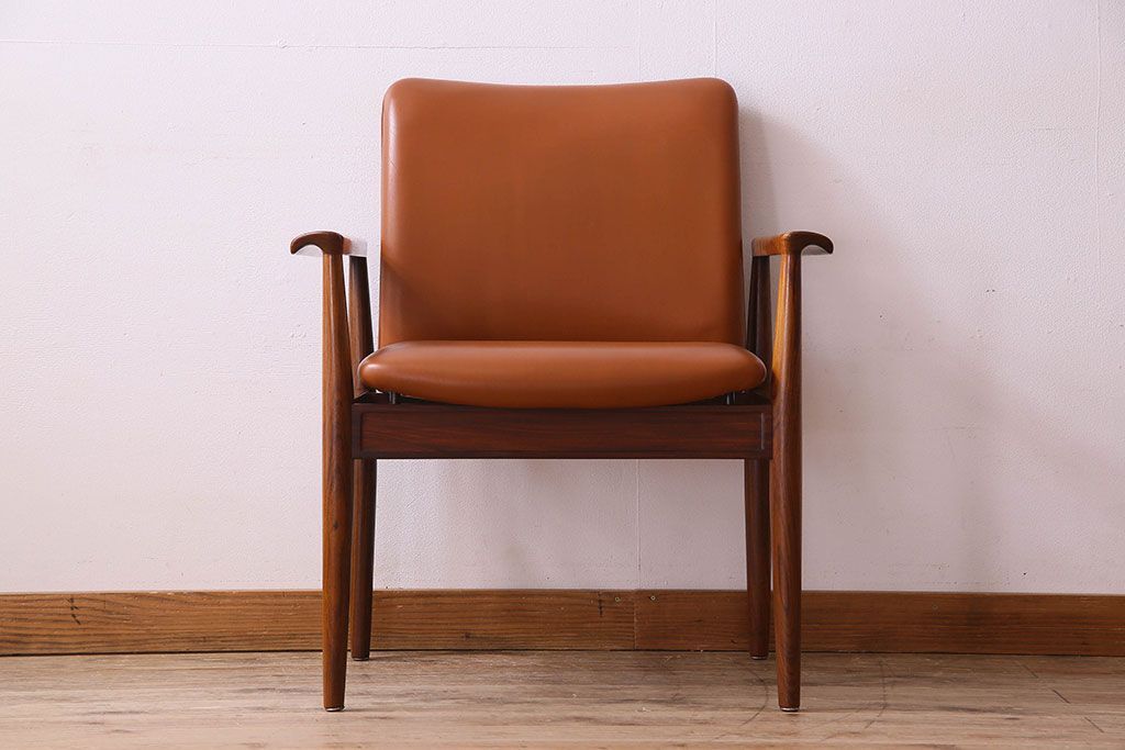 ヴィンテージ家具　CADO(France&Son)社製　フィンユール　ローズウッド材 ビンテージアームチェア