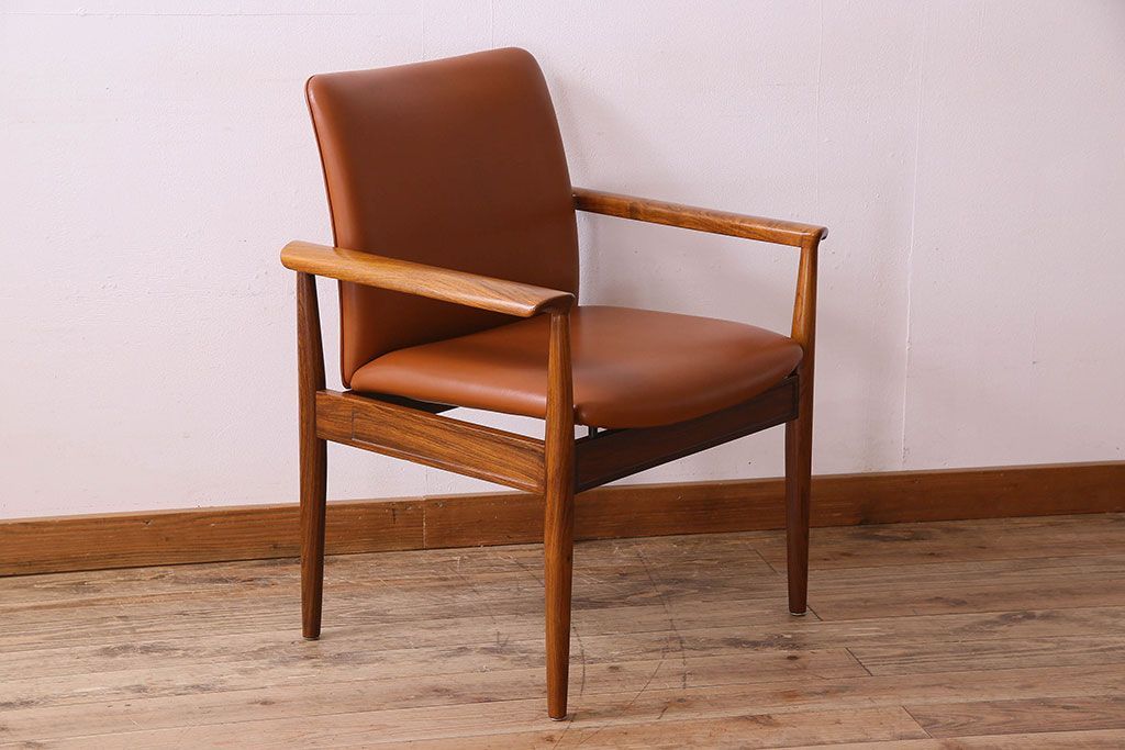 ヴィンテージ家具　CADO(France&Son)社製　フィンユール　ローズウッド材 ビンテージアームチェア