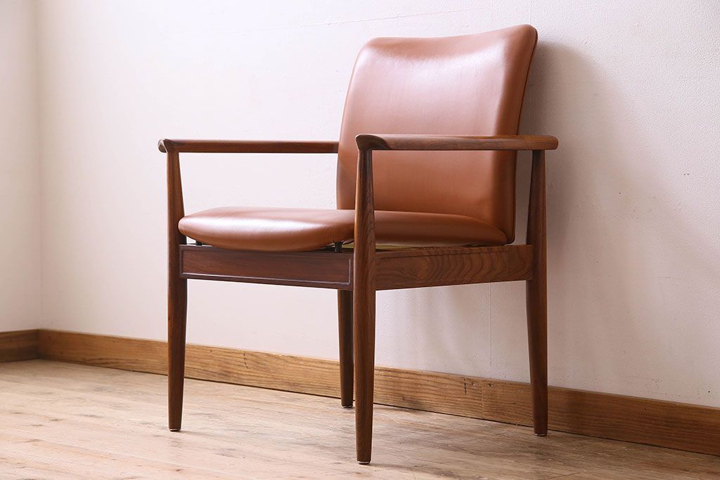 ヴィンテージ家具　CADO(France&Son)社製　フィンユール　ローズウッド材 ビンテージアームチェア