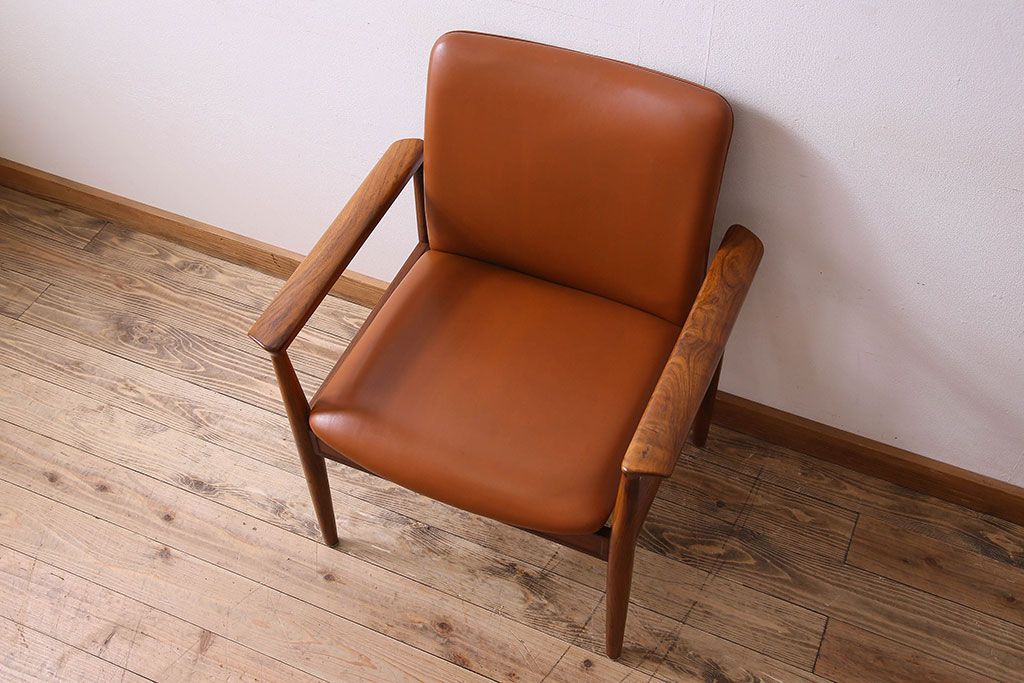 ヴィンテージ家具　CADO(France&Son)社製　フィンユール　ローズウッド材 ビンテージアームチェア