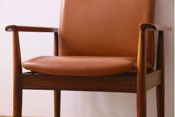 ヴィンテージ家具　CADO(France&Son)社製　フィンユール　ローズウッド材 ビンテージアームチェア