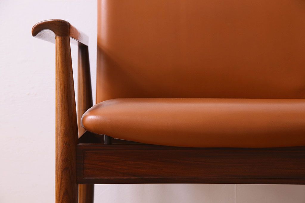 ヴィンテージ家具　CADO(France&Son)社製　フィンユール　ローズウッド材 ビンテージアームチェア