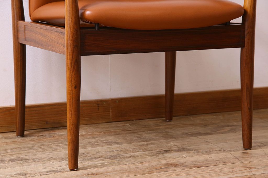 ヴィンテージ家具　CADO(France&Son)社製　フィンユール　ローズウッド材 ビンテージアームチェア