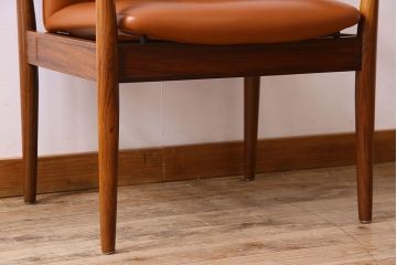 ヴィンテージ家具　CADO(France&Son)社製　フィンユール　ローズウッド材 ビンテージアームチェア