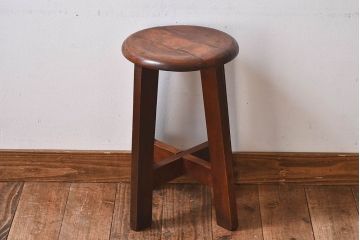 レトロ家具　昭和レトロ　落ち着きのある木の質感が味わい深い丸型スツール(椅子、チェア)(2)