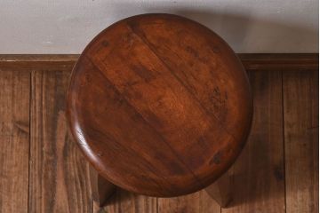 レトロ家具　昭和レトロ　落ち着きのある木の質感が味わい深い丸型スツール(椅子、チェア)(3)