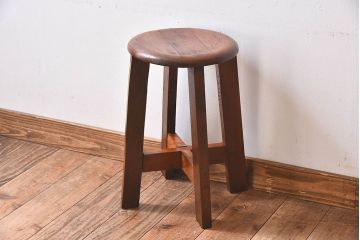 レトロ家具　昭和レトロ　落ち着きのある木の質感が味わい深い丸型スツール(椅子、チェア)(3)