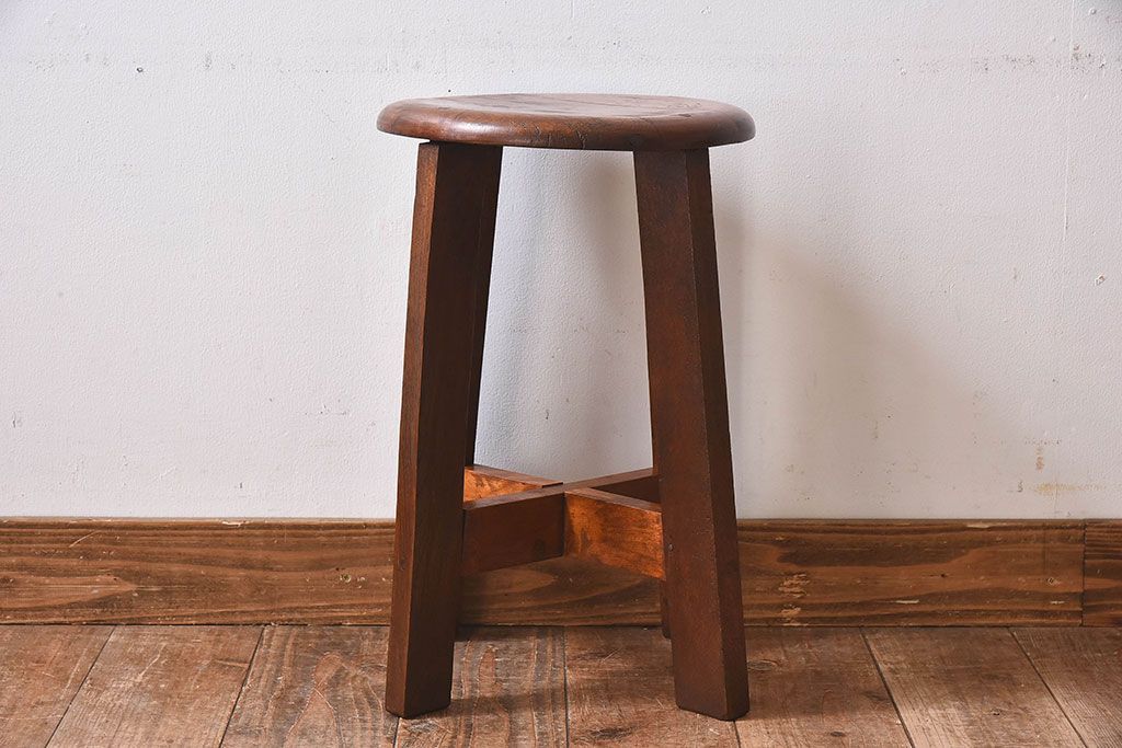 レトロ家具　昭和レトロ　落ち着きのある木の質感が味わい深い丸型スツール(椅子、チェア)(3)