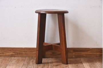 レトロ家具　昭和レトロ　落ち着きのある木の質感が味わい深い丸型スツール(椅子、チェア)(3)