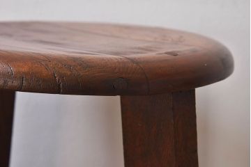 レトロ家具　昭和レトロ　落ち着きのある木の質感が味わい深い丸型スツール(椅子、チェア)(3)