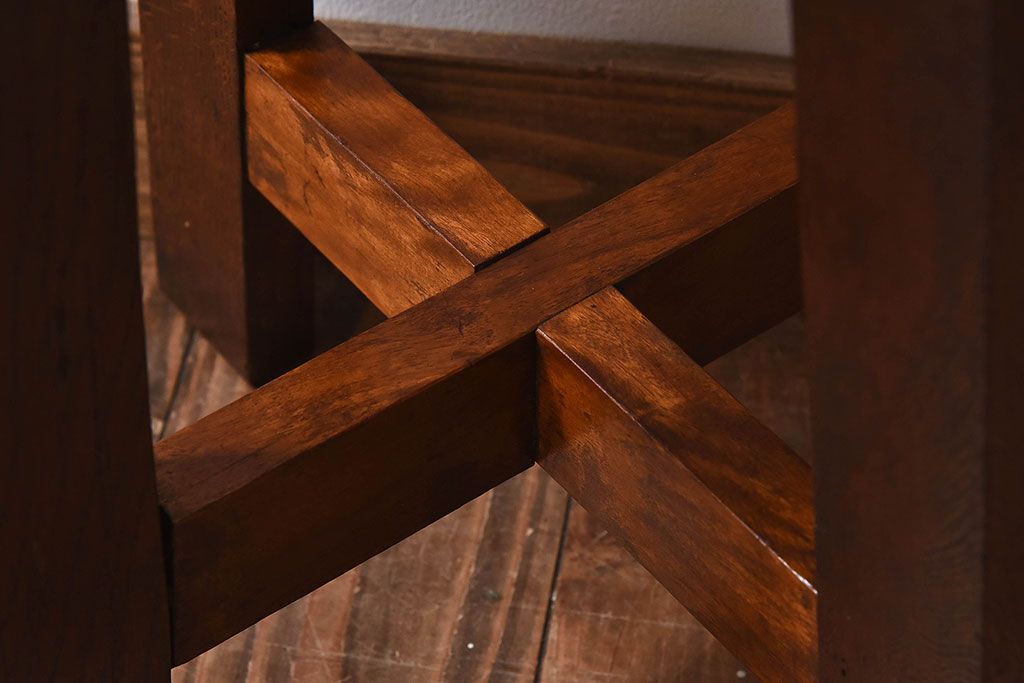 レトロ家具　昭和レトロ　落ち着きのある木の質感が味わい深い丸型スツール(椅子、チェア)(3)