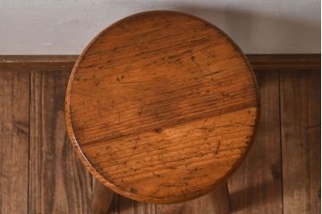 レトロ家具　昭和レトロ　パイン材　古い木の質感が味のある丸型スツール(椅子、チェア)