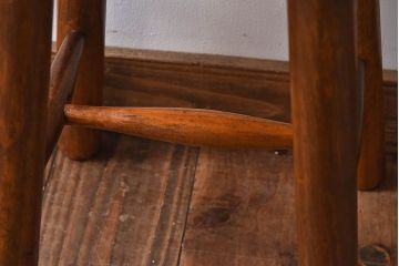レトロ家具　昭和レトロ　パイン材　古い木の質感が味のある丸型スツール(椅子、チェア)