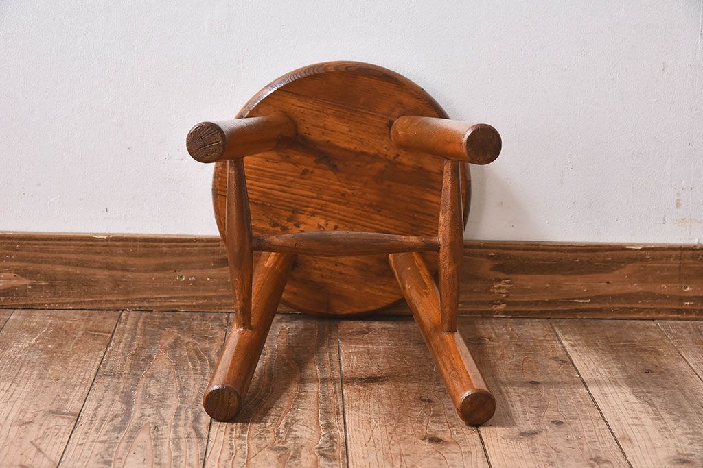 レトロ家具　昭和レトロ　パイン材　古い木の質感が味のある丸型スツール(椅子、チェア)