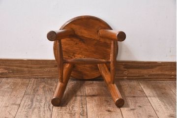 レトロ家具　昭和レトロ　パイン材　古い木の質感が味のある丸型スツール(椅子、チェア)