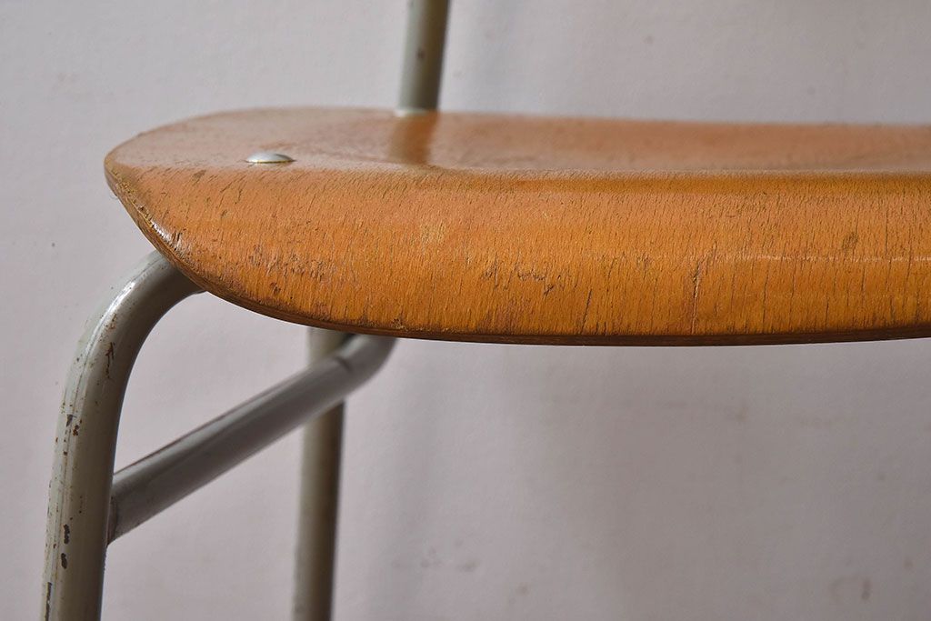 ヴィンテージ家具　ビンテージ　シンプルでデザインのスクールチェア(キッズチェア、椅子)(2)