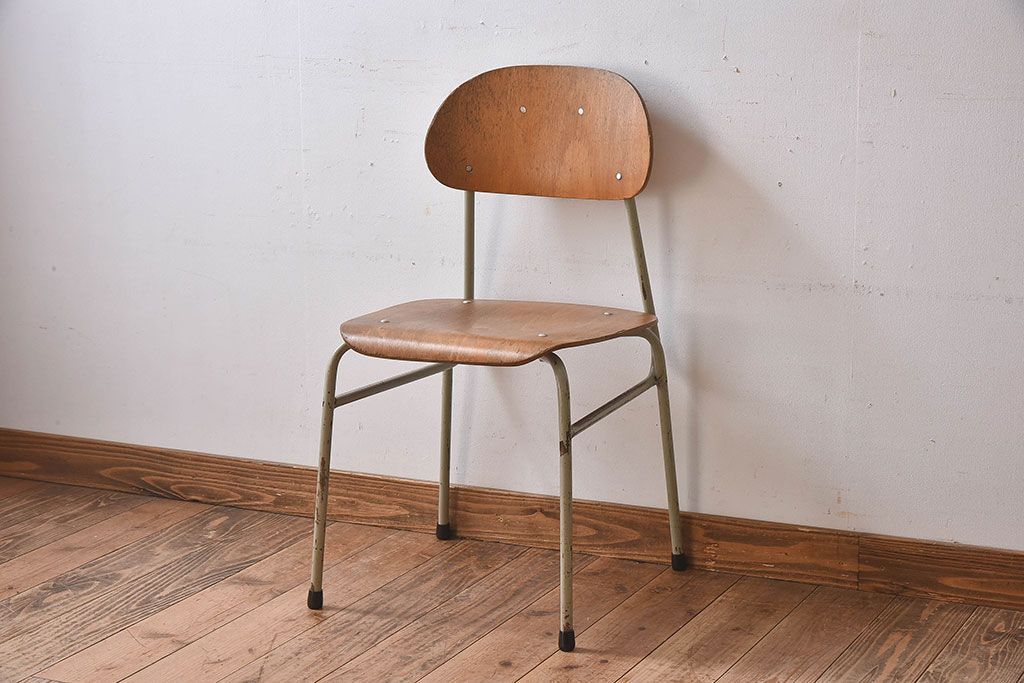 ヴィンテージ家具　ビンテージ　シンプルでデザインのスクールチェア(キッズチェア、椅子)
