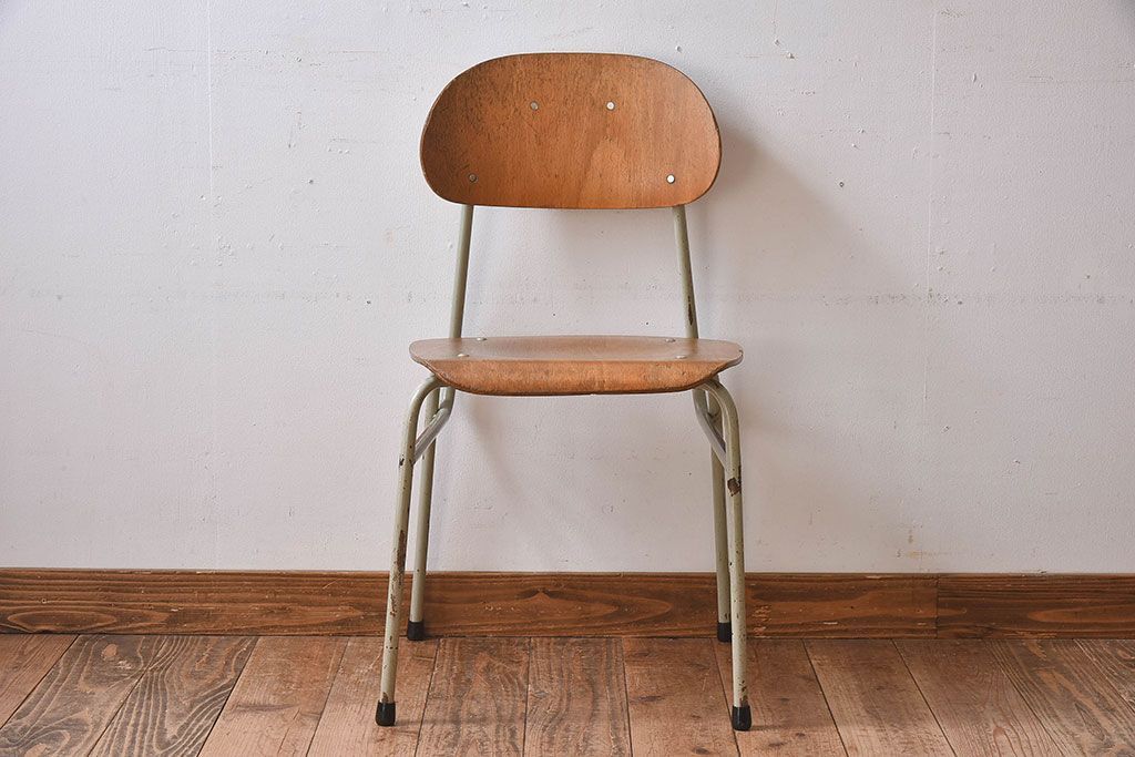 ヴィンテージ家具　ビンテージ　シンプルでデザインのスクールチェア(キッズチェア、椅子)