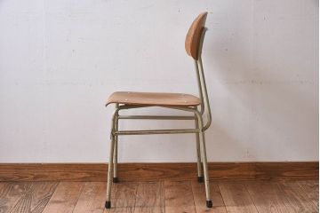 ヴィンテージ家具　ビンテージ　シンプルでデザインのスクールチェア(キッズチェア、椅子)