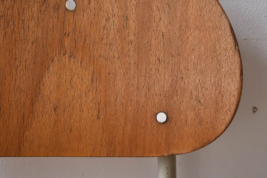 ヴィンテージ家具　ビンテージ　シンプルでデザインのスクールチェア(キッズチェア、椅子)