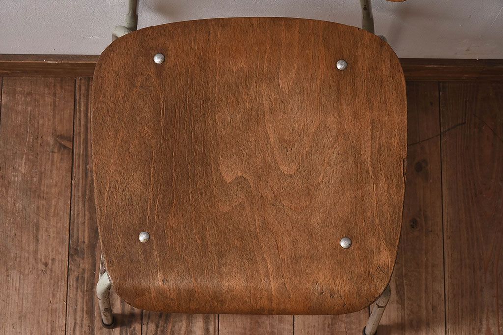 ヴィンテージ家具　ビンテージ　シンプルでデザインのスクールチェア(キッズチェア、椅子)