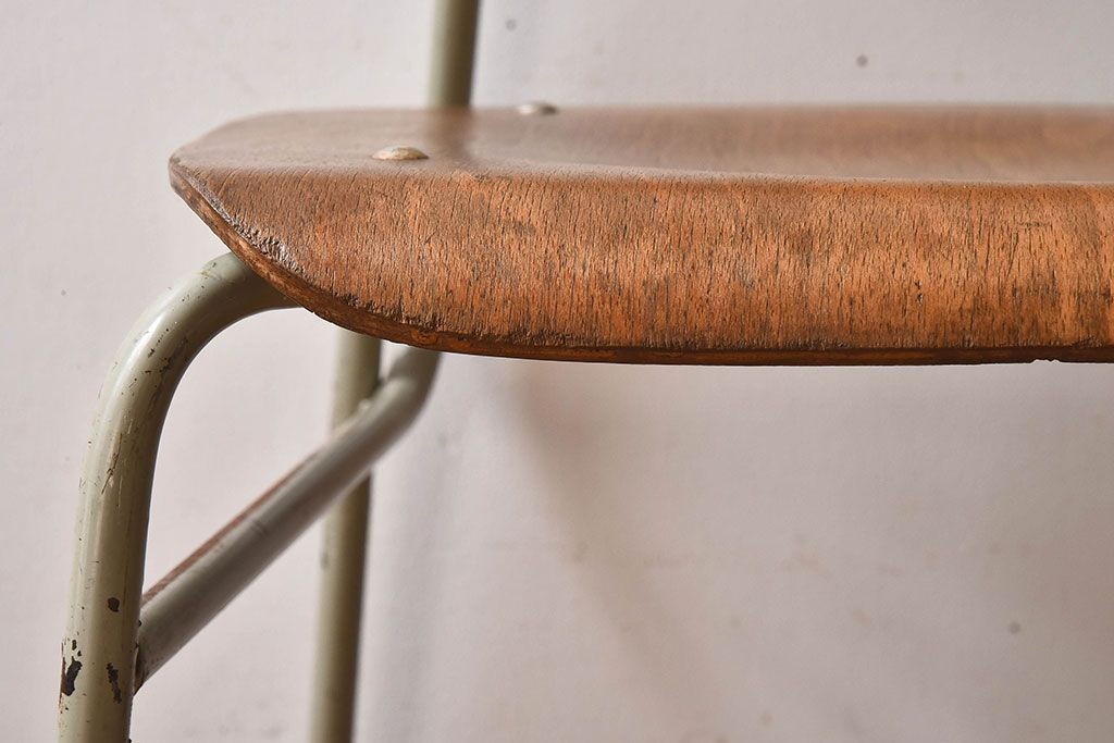 ヴィンテージ家具　ビンテージ　シンプルでデザインのスクールチェア(キッズチェア、椅子)